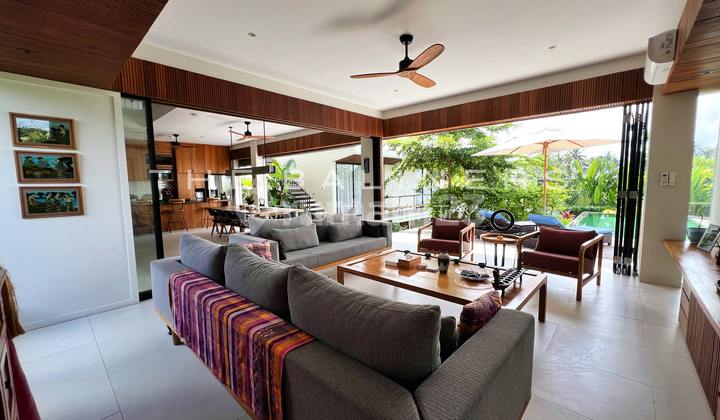 Elegant Modern Villa A Panoramic Haven With Luxurious Comforts 2