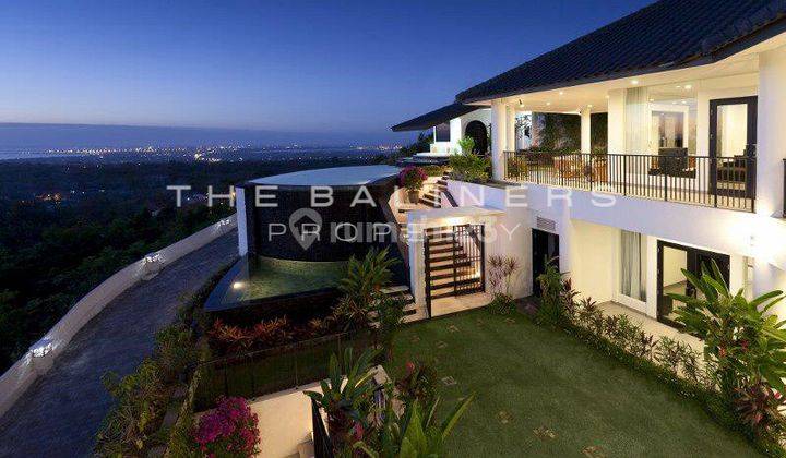 5-bedroom Villa With Magnificent Volcano & City Views 1