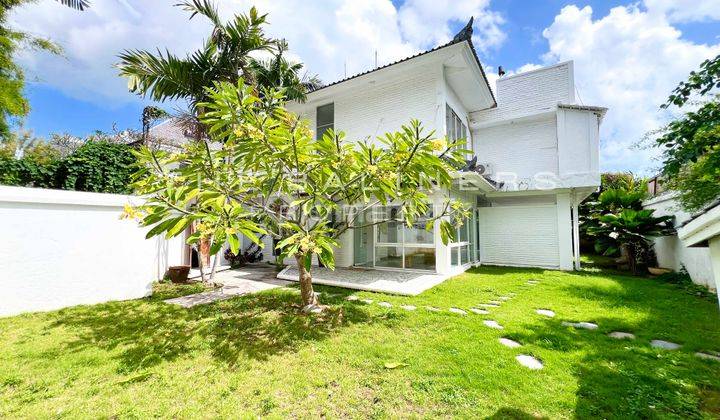 Stylish Seminyak Villa With Spacious Living And Pool 1