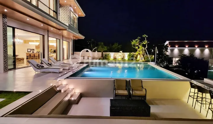 Luxury Hilltop Villa In Jimbaran With Panoramic View And Large Infinity Pool