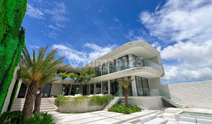 Brand New Villa In Ungasan: Serene Luxury Amidst Tropical Splendor Brand New Villa In Ungasan: Serene Luxury Amidst Tropical Splendor