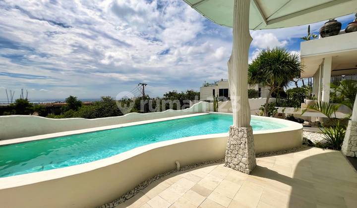 CAPTIVATING FREEHOLD VILLA WITH PANORAMIC COASTAL AND LANDMARK VIEWS IN UNGASAN