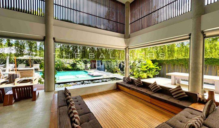 Expansive Coastal Villa With Modern Amenities In Bingin 2