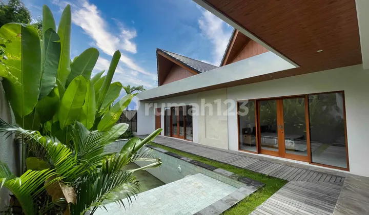 TROPICAL LIVING WITH THOUGHTFUL DESIGN IN DENPASAR’S STRATEGIC LOCATION TROPICAL LIVING WITH THOUGHTFUL DESIGN IN DENPASAR’S STRATEGIC LOCATION