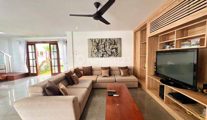 Stylish Seminyak Villa With Modern Amenities 2