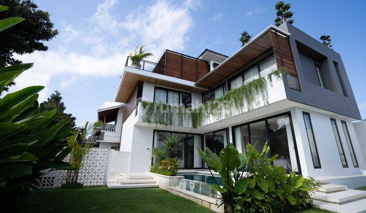 Luxury Villa With Ocean Views And Modern Amenities In Pecatu 1