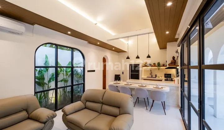 VILLA TENANG DENGAN PEMANDANGAN SAWAH DI LOKASI KELATING YANG DAMAI