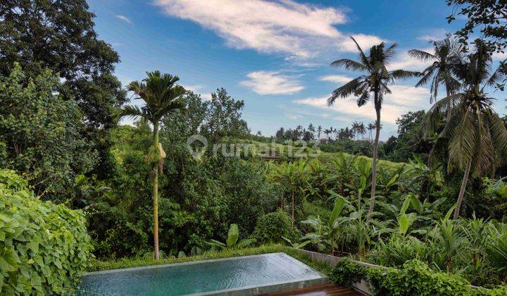 Contemporary Villa With Scenic Views In Tumbak Bayuh 1