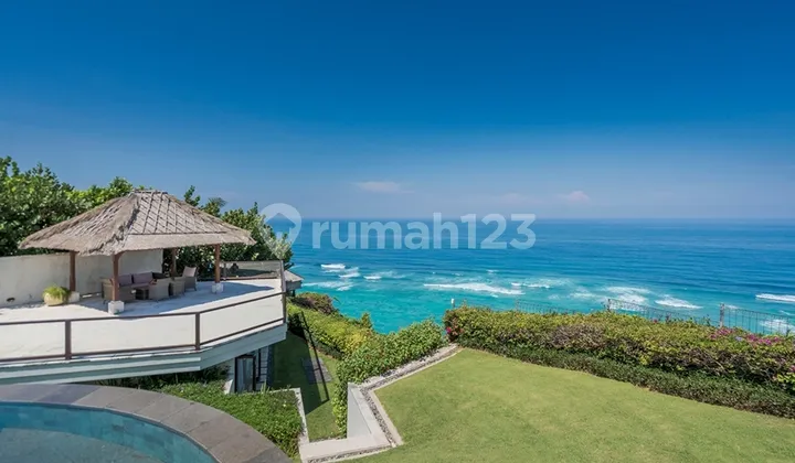 CLIFF-FRONT ESCAPE WITH ENDLESS OCEAN VIEWS IN PANDAWA
