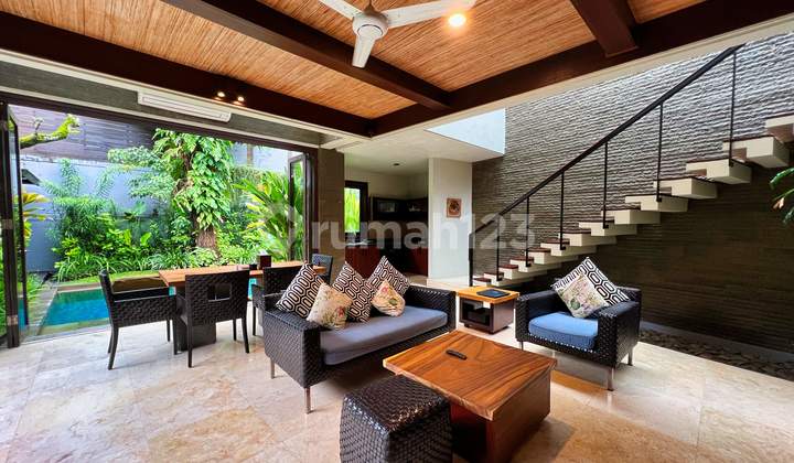 TROPICAL VILLA RETREAT JUST STEPS FROM DOUBLE SIX BEACH TROPICAL VILLA RETREAT JUST STEPS FROM DOUBLE SIX BEACH