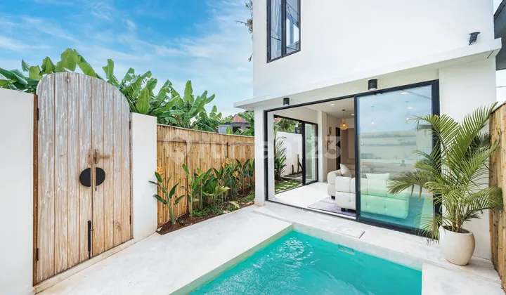 HIDUP MODERN DI TENGAH CANGGU DENGAN PEMANDANGAN SAWAH