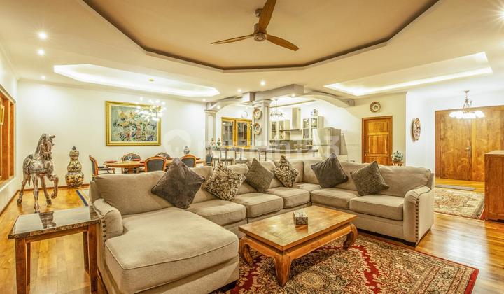 Elegant Seminyak Villa Spacious And Modern Retreat 2