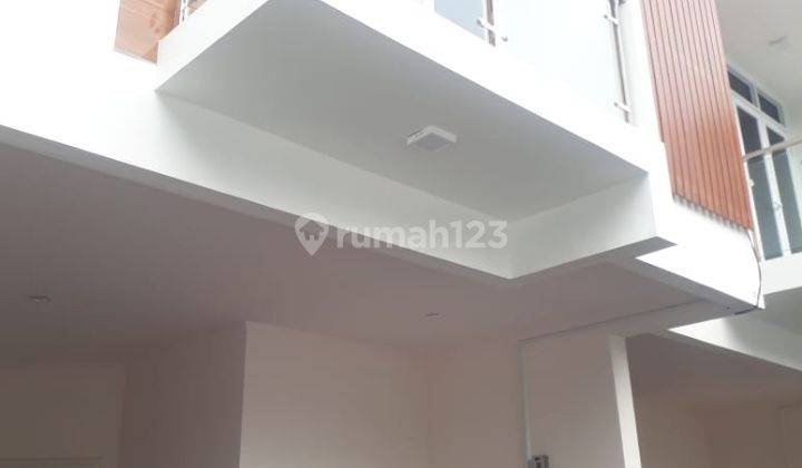 Rumah dijual dua lantai Jakarta timur dekat Arion plaza dan universitas UNJ  2