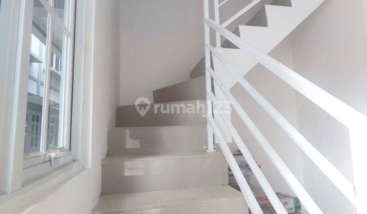 Di  rumah minimalis modern 2 lantai di selembar percetakan negara Jakpus 5