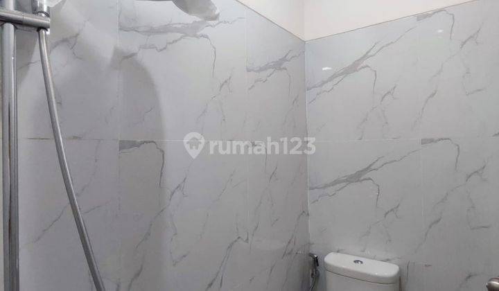Rumah baru elegan dekat kuliner taman solo dan universitas Yarsi di cempaka putih barat  2