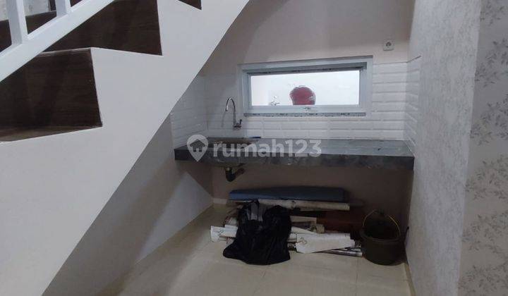 Rumah mewah SHM di Palmerah Jakarta barat 10 m ke jln raya 7