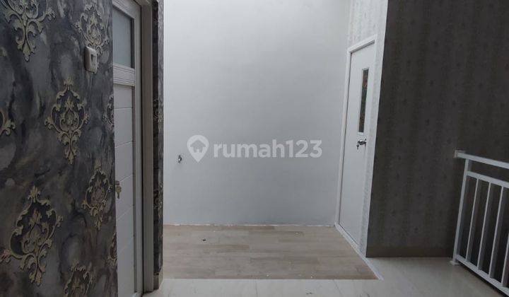 Rumah  di cempaka putih tengah dekat kuliner taman solo 2 Lantai 4
