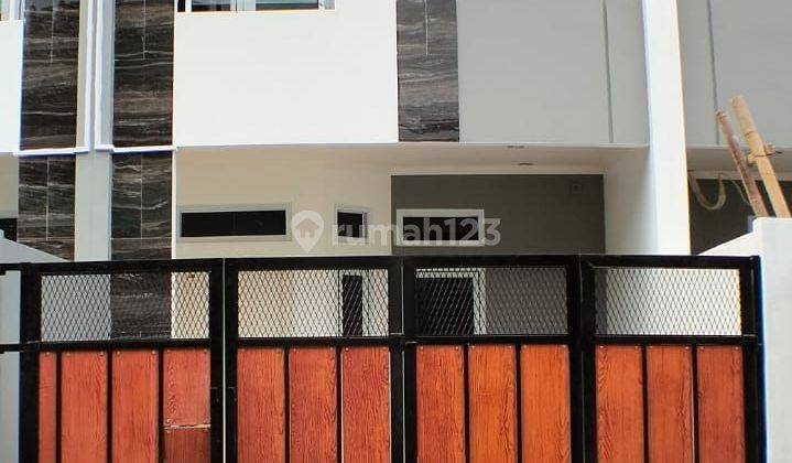 Rumah baru murah di jalan Lio Cipinang Jakarta timur 1