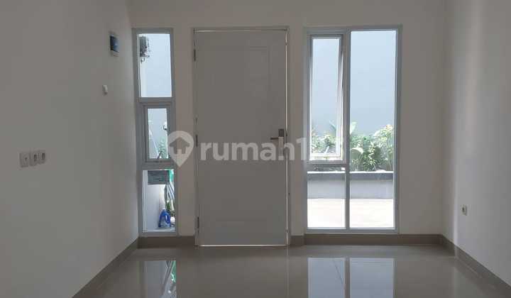 New House, 2 Floors, Elevated From The Road, Sunter New House, 2 Floors, Elevated From The Road, Sunter