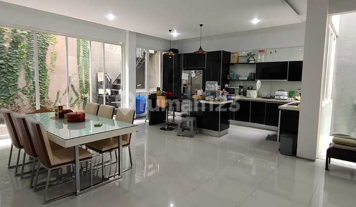 House in a Complex, Modern Design, Good and Neat, Kelapa Gading 2