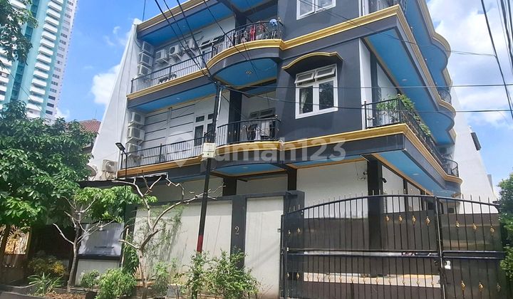 Rumah Merangkap Kost-kostan,3 Lantai,terisi Full,rajawali