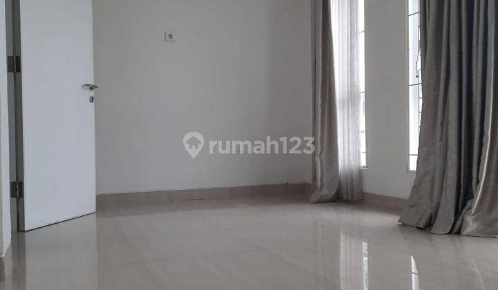 Rumah 2 lantai di Royal Palm Palem Jal Bar SHM hadap Timur Laut 1