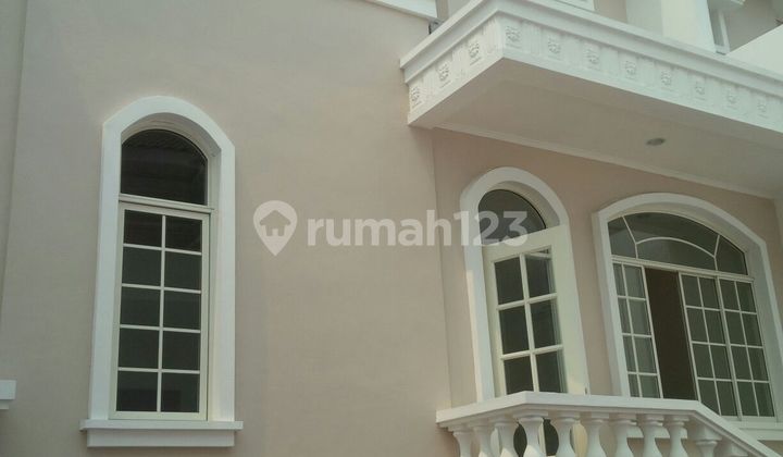 Rumah 2 lantai di Green Lake City Murah Split Level 200 m2 