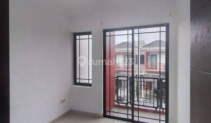 Rumah 2 lantai di Green Lake City Perbatasan Jakarta Barat 2