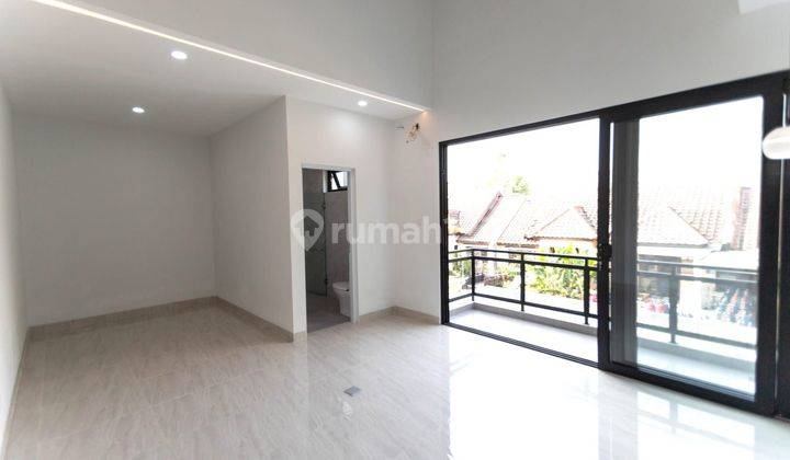 Rumah 2 lantai  di Sutera Flamboyan Hdp Selatan Free Dinning Set 1