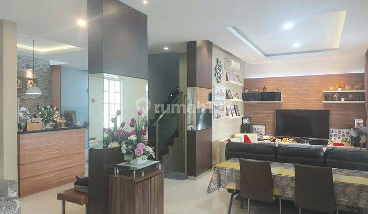 Rumah di Green Lake City 2.5 Lantai Sudah Renovasi 2