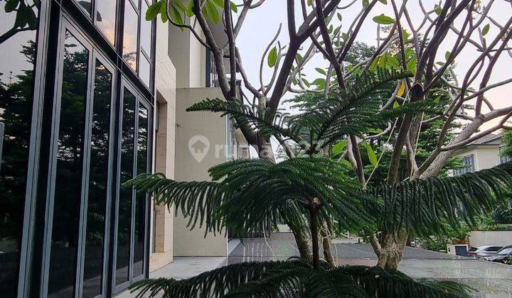 Rumah di Nava Park 3 Lantai Sudah Renovasi Hadap Utara 2