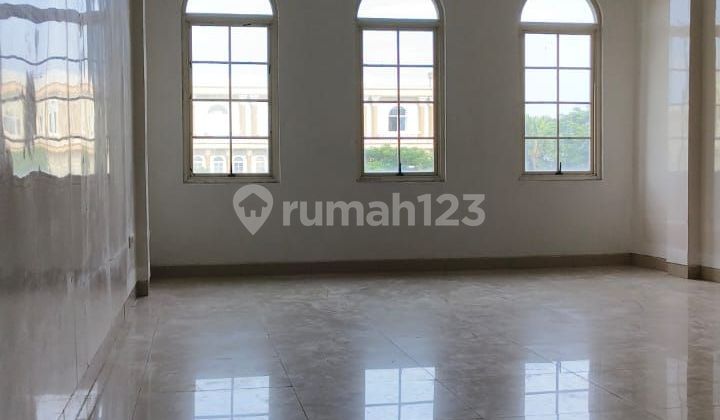 Ruko Green Lake City Border of Jakarta Cipondoh 3.5 floors