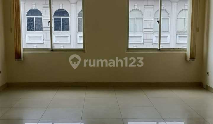 Cheapest for Sale: Green Lake City Cipondoh Shop House 3.5 Floors Tidy Already SHM Cheapest for Sale: Green Lake City Cipondoh Shop House 3.5 Floors Tidy Already SHM