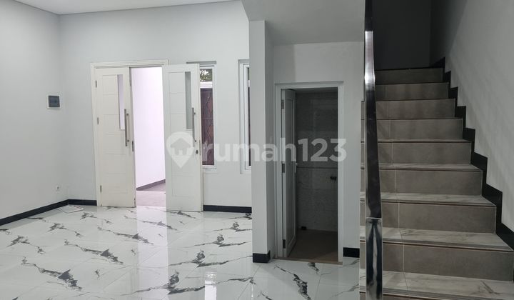 Dijual Rumah Baru 2 Lantai Metland Puri Luas 102 M2