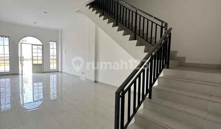 For Rent: Amsterdam Shop House in PIK 2, 3 Floors, Facing the Street 2