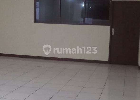 For Rent 4-Story Shop House on Serpong Main Road, 3 Units in a Row 2