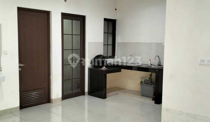 Dijual Murah Rumah di Green Village Cipondoh Luas 66 M2