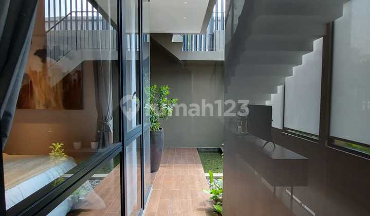 Rumah Dijual Mewah Besar Ready Lokasi Premium Caelus Greenwich BSD  2