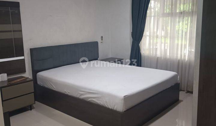 Rumah Disewa Full Furnished Lokasi Dekat Sekolah St Laurensia di Suvarna Sutera  2