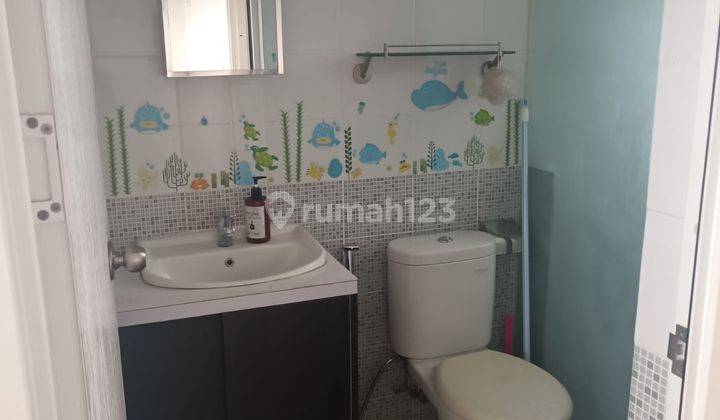 Rumah Disewa Suvarna Sutera Full Furnished Luas dan Aman  2