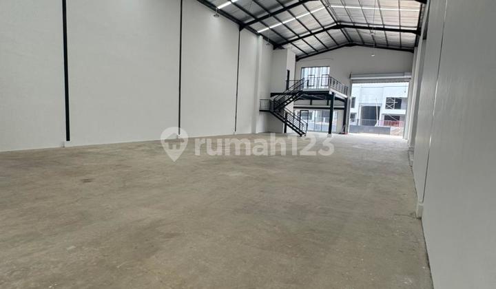 Gudang Dijual Industri Bagus Jalan Luas Aman Bebas Banjir Lokasi Akses Tol Legok, BSD , Karawaci Tangerang ,