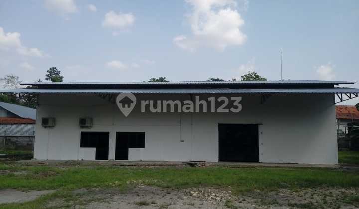Ready-to-Use Strategic Warehouse in Wareng Hamlet, Kebon Agung Ready-to-Use Strategic Warehouse in Wareng Hamlet, Kebon Agung
