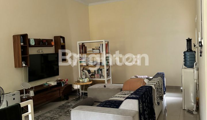 ruang keluarga rumah cantik siap huni di