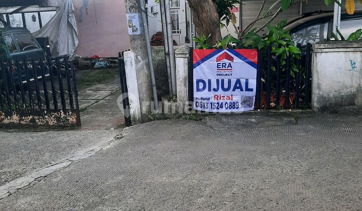 Land with Building, Very Strategic Location Land with Building, Very Strategic Location