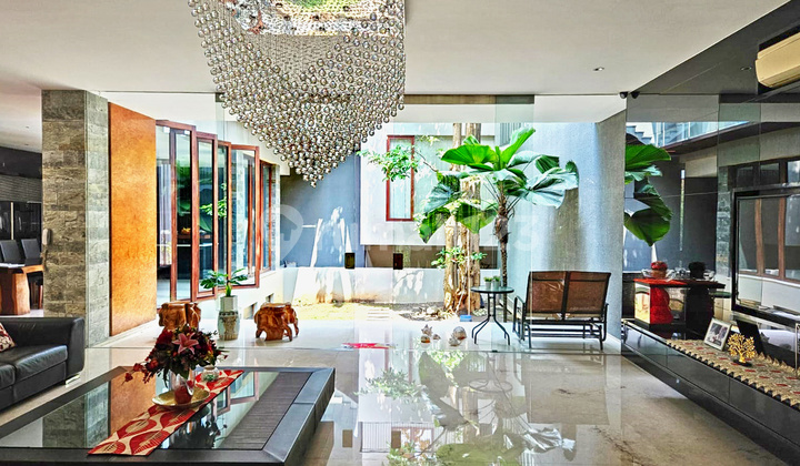 Rumah Furnished Eksklusif Puri Indah, Jakarta Barat, Luas 1000 m² –  Lantai Marmer 2