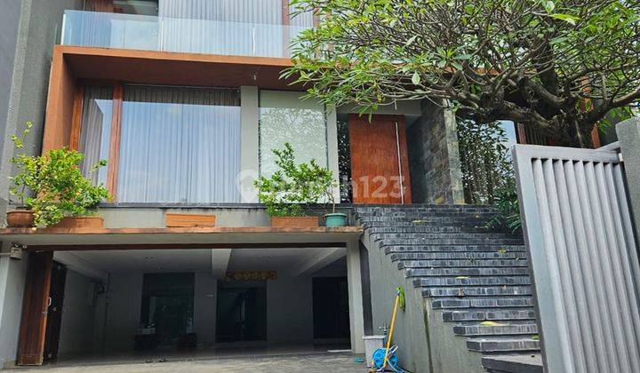 Rumah Puri Indah, Kembangan, 500m², 3 Lt, SHM 2