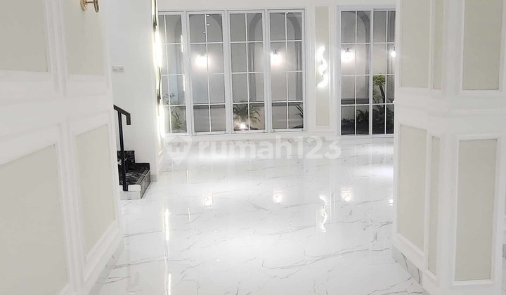 TSI/17749, Rumah Mewah Joglo Jakarta Barat, Tanah Luas 10x20, Ada Taman Belakang & Dekat Tol JORR 2