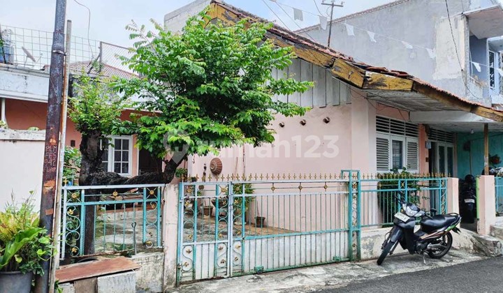 TSI/16329, Rumah SHM Strategis di Kemanggisan Jakarta Barat – 200 m², Dekat BINUS, Bebas Banjir TSI/16329, Rumah SHM Strategis di Kemanggisan Jakarta Barat – 200 m², Dekat BINUS, Bebas Banjir