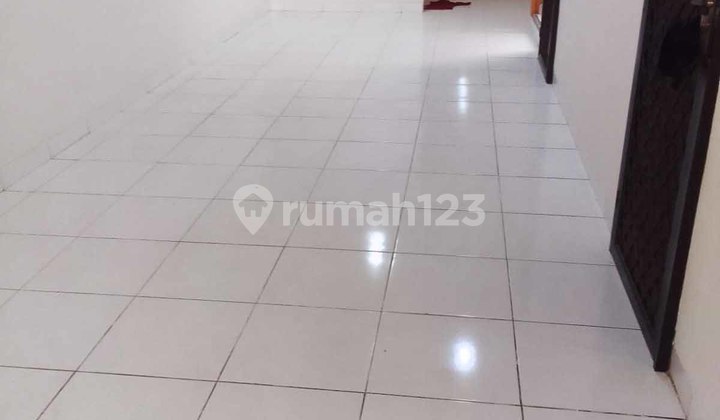 Deket Tol dan Stasiun, Rumah Asri Hadap Taman Dijual di Semanan Indah, Cengkareng! 2