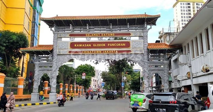Tsi/16478, For Sale: 2-Storey Ruko with SHM in Pancoran Glodok, Busy Location Near Petak 6 & Chinatown 2